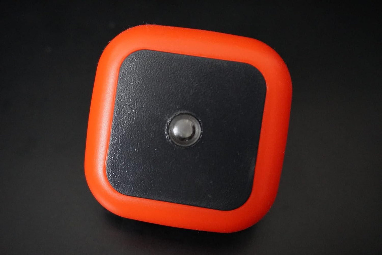 Smart LED Plug-In Night Light – Automatic Sensor Light