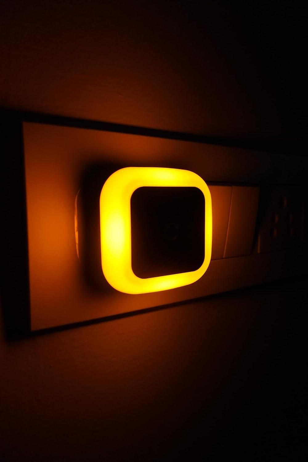 Smart LED Plug-In Night Light – Automatic Sensor Light