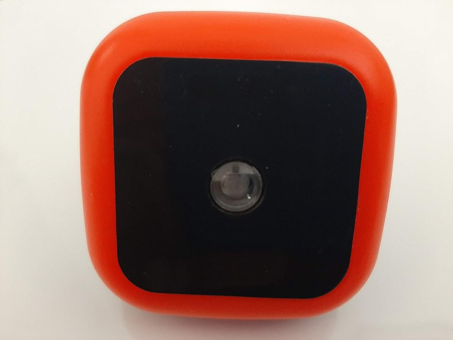 Smart LED Plug-In Night Light – Automatic Sensor Light