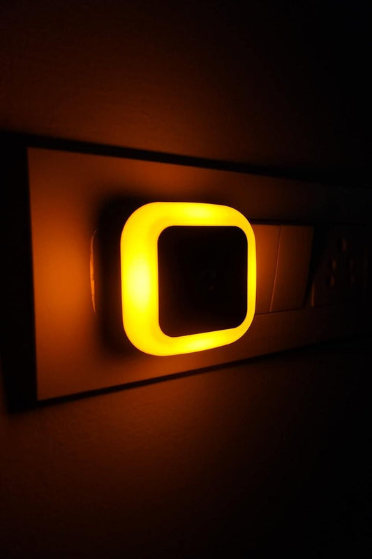 Smart LED Plug-In Night Light – Automatic Sensor Light